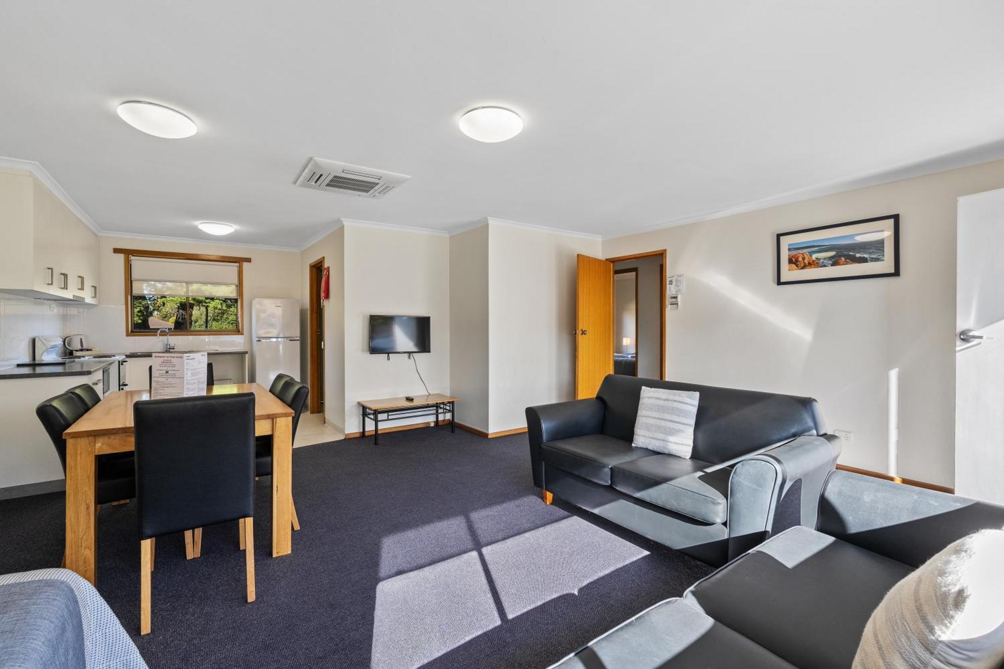 Riverfront Motel & Villas Хобарт Экстерьер фото